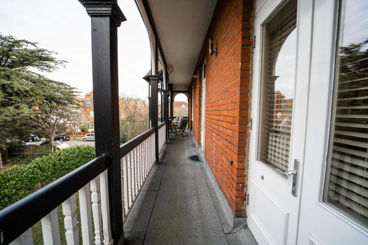 Tudor Villas Apartment, Cromer Exterior photo